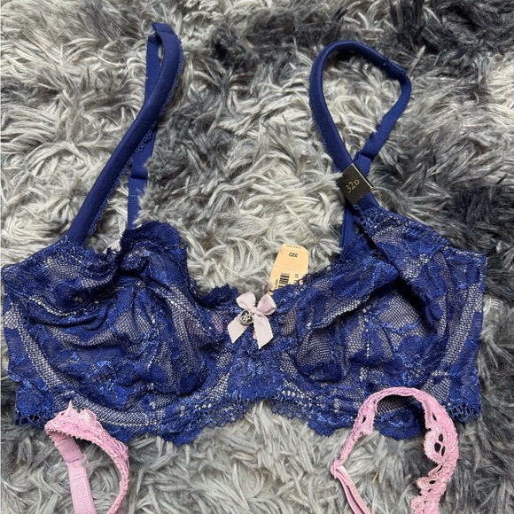 Victoria’s Secret Bra Bundle 32D NWT - Picture 4 of 5